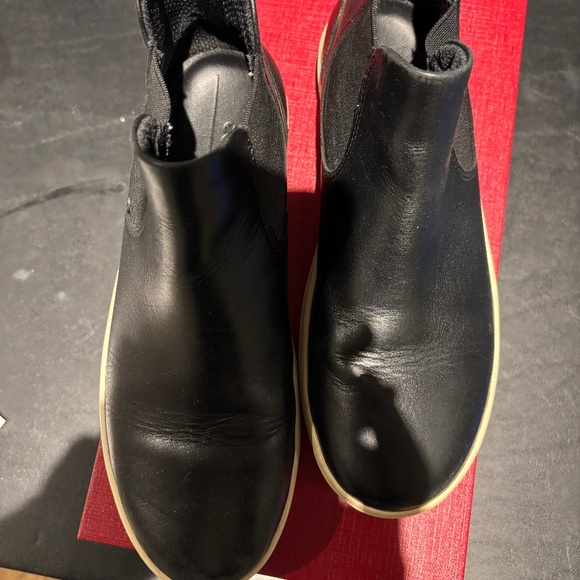 Ecco Boots - Picture 1 of 2